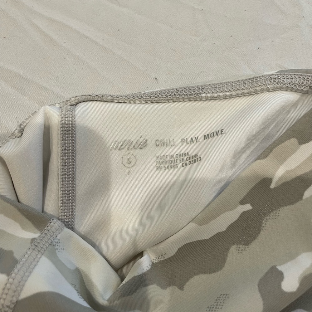 Aerie camo leggings!
